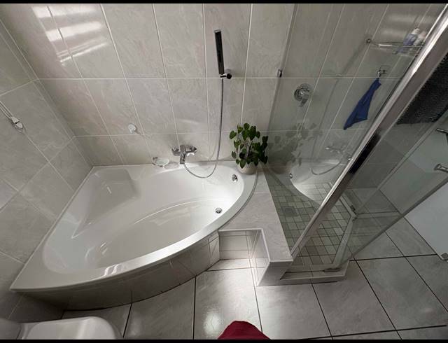 4 BEDROOM HOUSE FOR SALE IN VANDERBIJLPARK SE 3